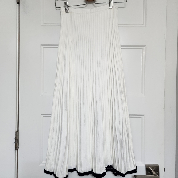 NWT Commense Minimalist Contrast Trim Sweater Skirt Set - Picture 6 of 11